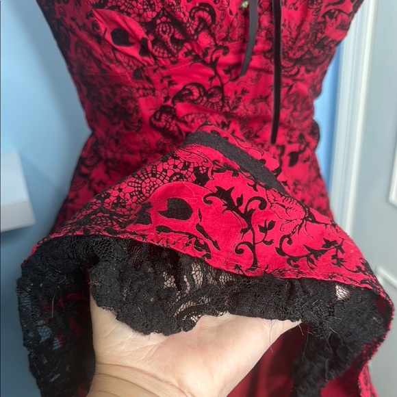 Hot topic Red & Black Flocked Filigree Skull Dress - Picture 11 of 14